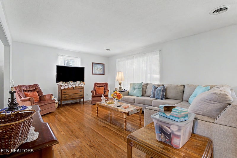 2737 Conrad Dr, Morristown, TN 37814