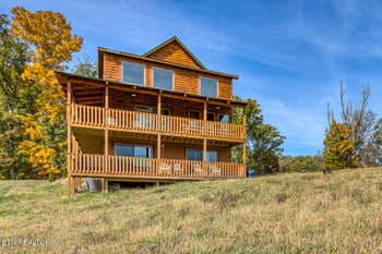 2737 Dayne Dr, Sevierville, TN 37876