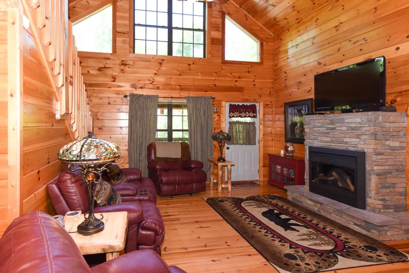 2738 Dayne Dr, Sevierville, TN 37876