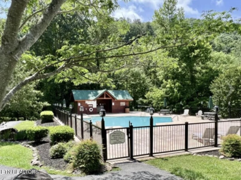 2738 Murray Ridge Rd, Sevierville, TN 37876