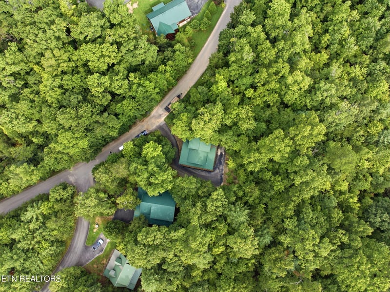 2738 Murray Ridge Rd, Sevierville, TN 37876