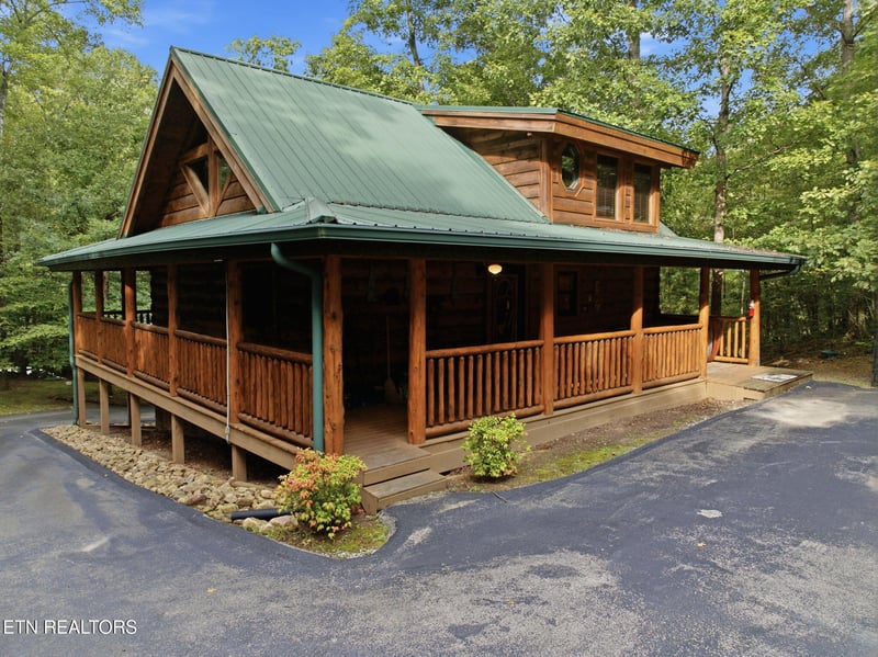 2738 Murray Ridge Rd, Sevierville, TN 37876