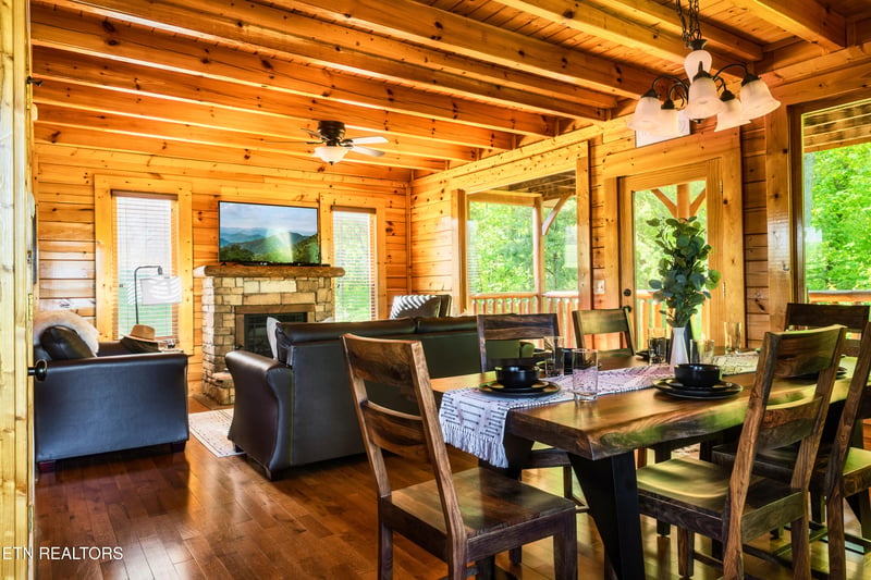 2739 Mountain Preserve Dr, Sevierville, TN 37862