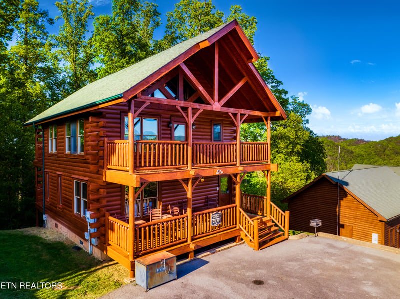 2739 Mountain Preserve Dr, Sevierville, TN 37862