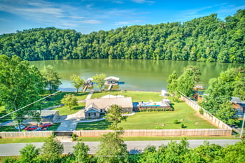 274 Lakecrest Rd, Harriman, TN 37748