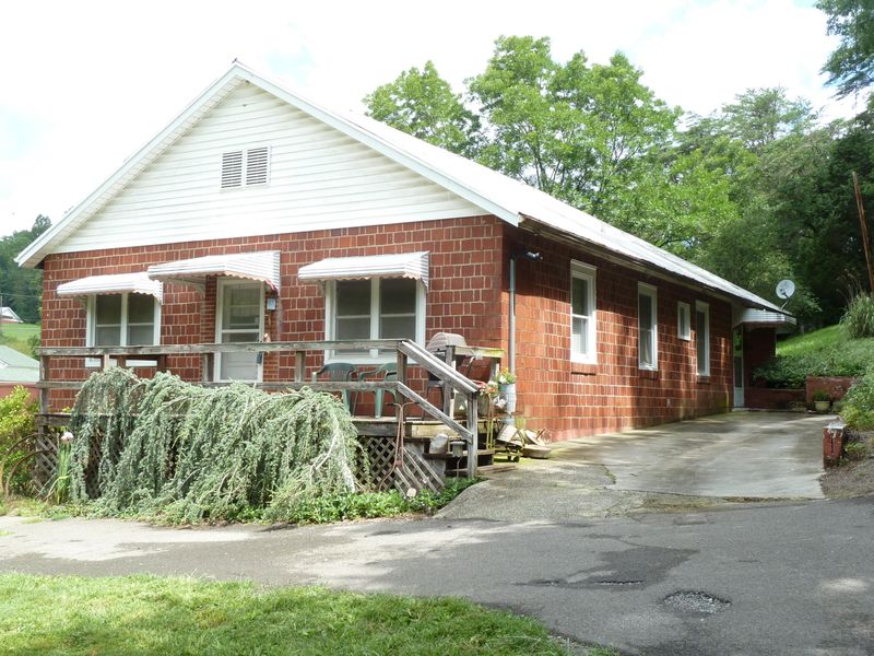 274 Ozella Ln, Clinton, TN 37716