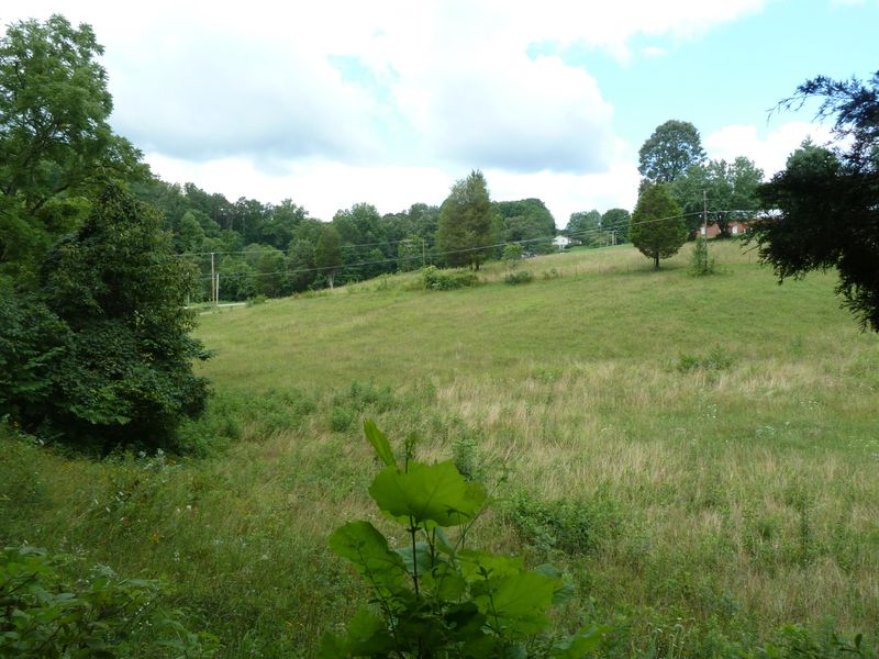 274 Ozella Ln, Clinton, TN 37716