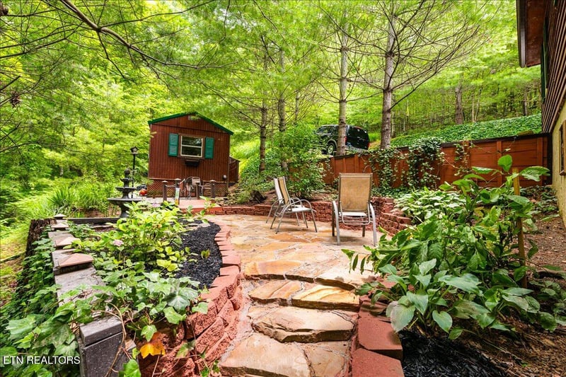 274 Pearl Rd, Lafollette, TN 37766