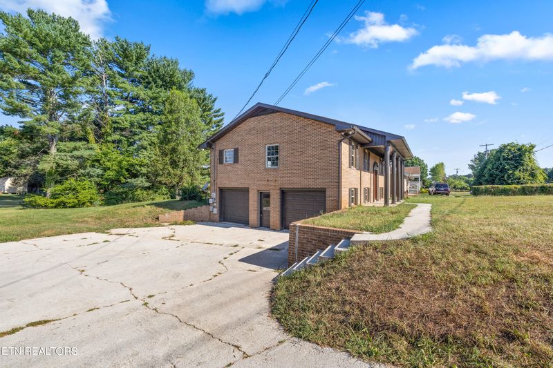 274 Saint Johns Rd, Morristown, TN 37814