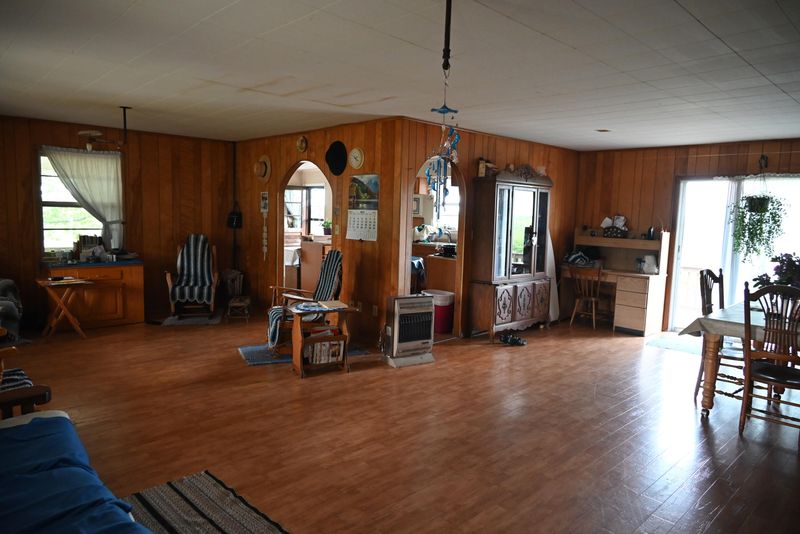 274 Twin Bridge Rd, Deer Lodge, TN 37726