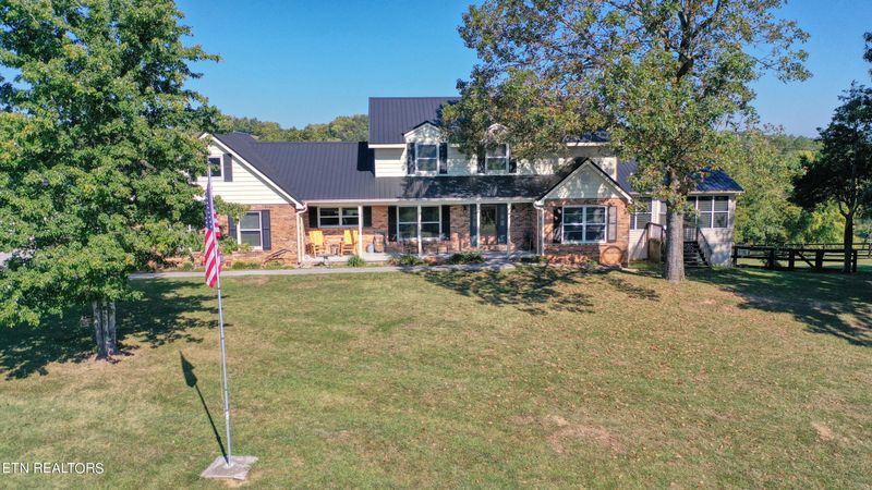 2740 Angela Dr, Sevierville, TN 37876