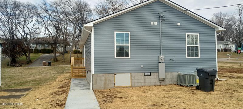 2740 Carson Ave, Knoxville, TN 37917