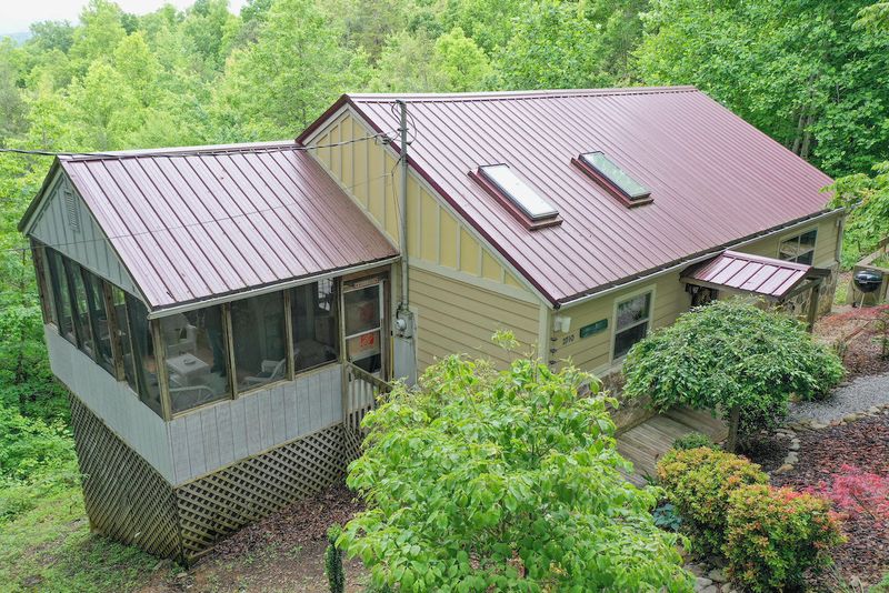 2740 Hawks View Trl, Sevierville, TN 37876