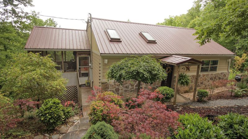 2740 Hawks View Trl, Sevierville, TN 37876