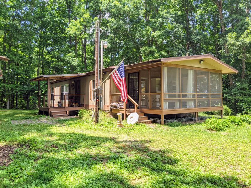 2740 Maplecrest Ln, Sevierville, TN 37876