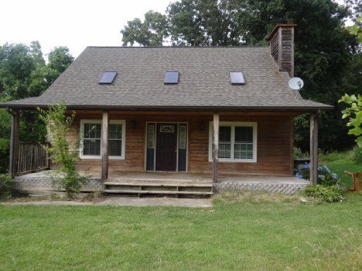 2740 Roberts Rd, Kodak, TN 37764