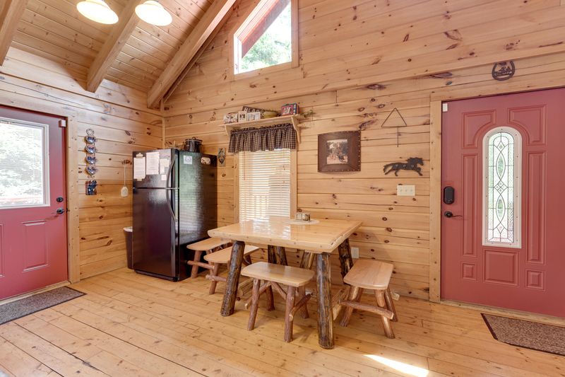 2740 Waldens Creek Rd, Sevierville, TN 37862