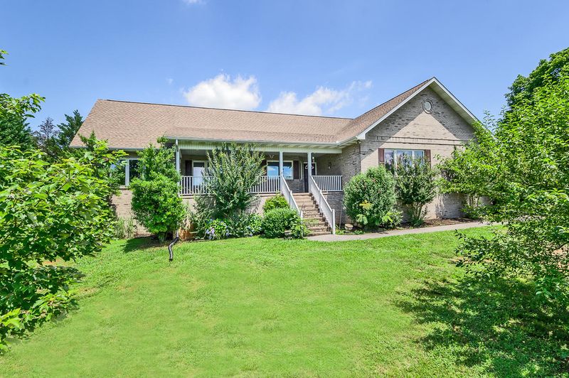 2741 Ashton Ln, Sevierville, TN 37876