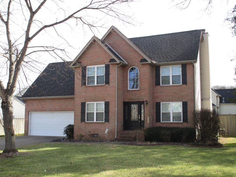 2742 Elston Brae Dr, Powell, TN 37849