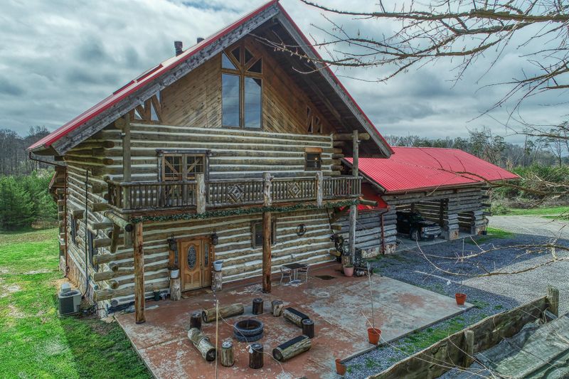 2742 Octavia Way, Mascot, TN 37806