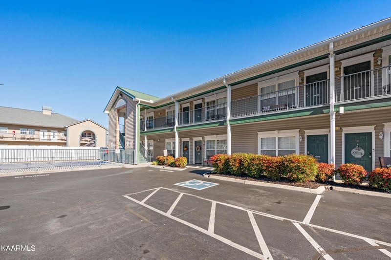 2743 Colonial Dr #201, Pigeon Forge, TN 37863
