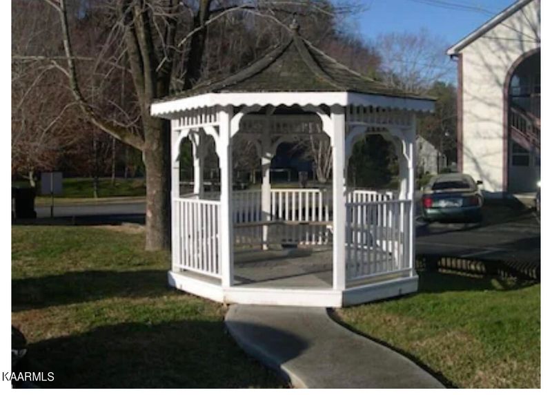 2743 Colonial Dr #202, Pigeon Forge, TN 37863