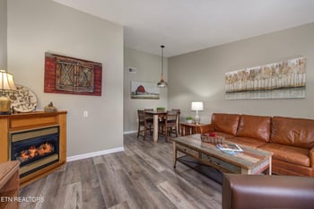 2743 Colonial Dr #212, Pigeon Forge, TN 37863