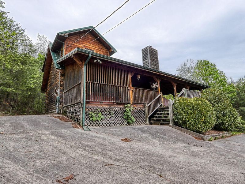 2745 Blue Springs Way, Sevierville, TN 37862