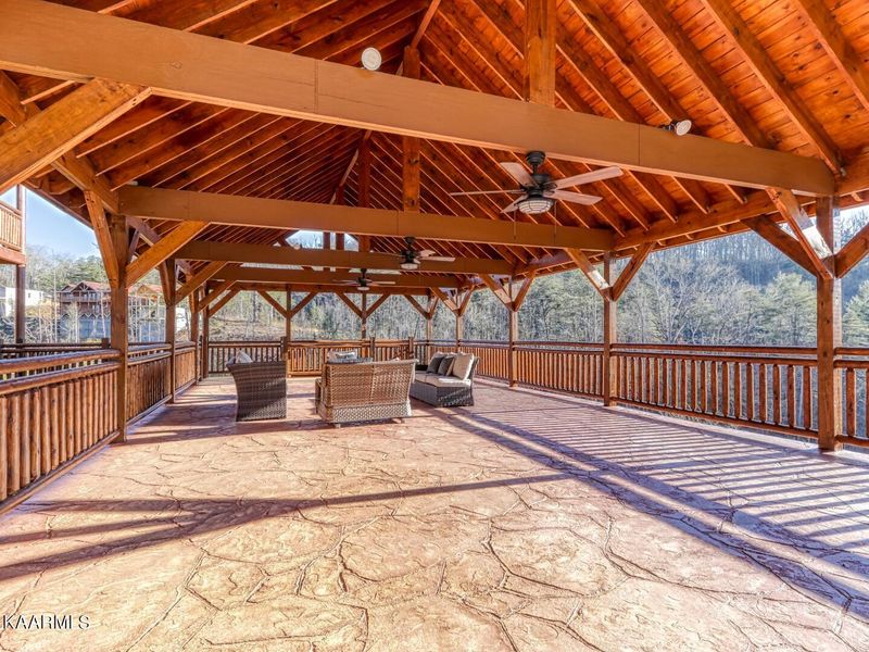 2745 Green Mountain Way, Sevierville, TN 37876