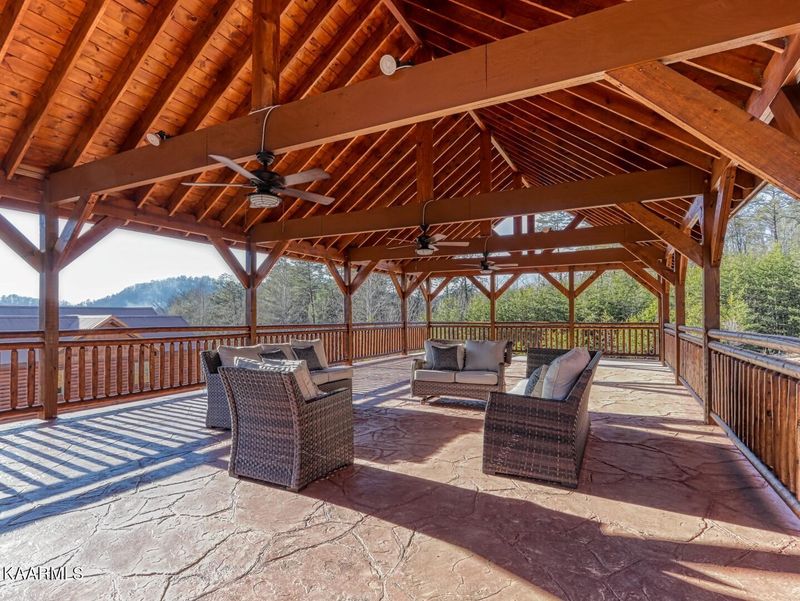 2745 Green Mountain Way, Sevierville, TN 37876