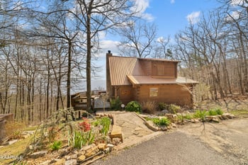 2746 E End Rd, Pigeon Forge, TN 37876