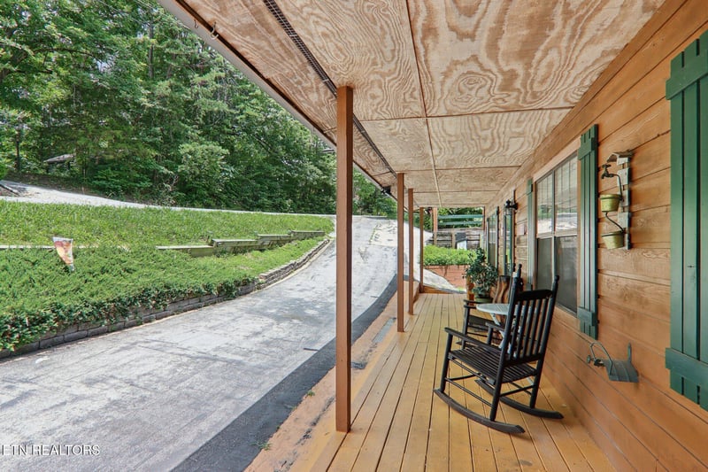 2746 Easy St, Sevierville, TN 37862