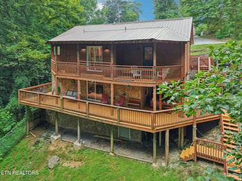 2746 Easy St, Sevierville, TN 37862