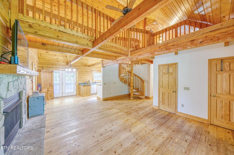 2747 Daffodil Ln, Mascot, TN 37806