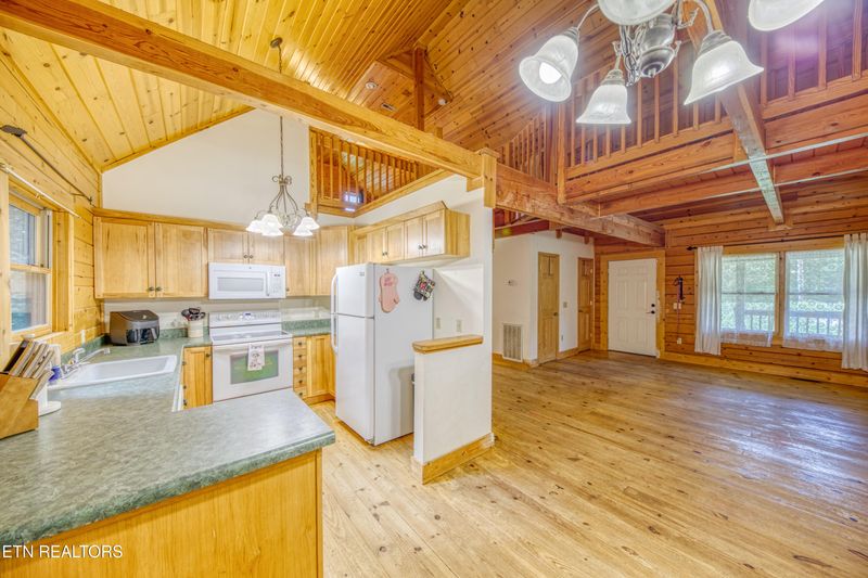 2747 Daffodil Ln, Mascot, TN 37806