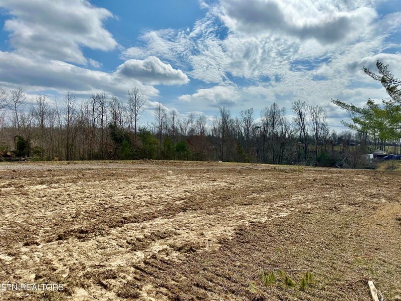 2747 Deer Lodge Hw, Deer Lodge, TN 37726