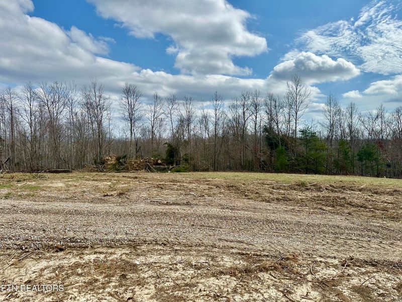 2747 Deer Lodge Hw, Deer Lodge, TN 37726