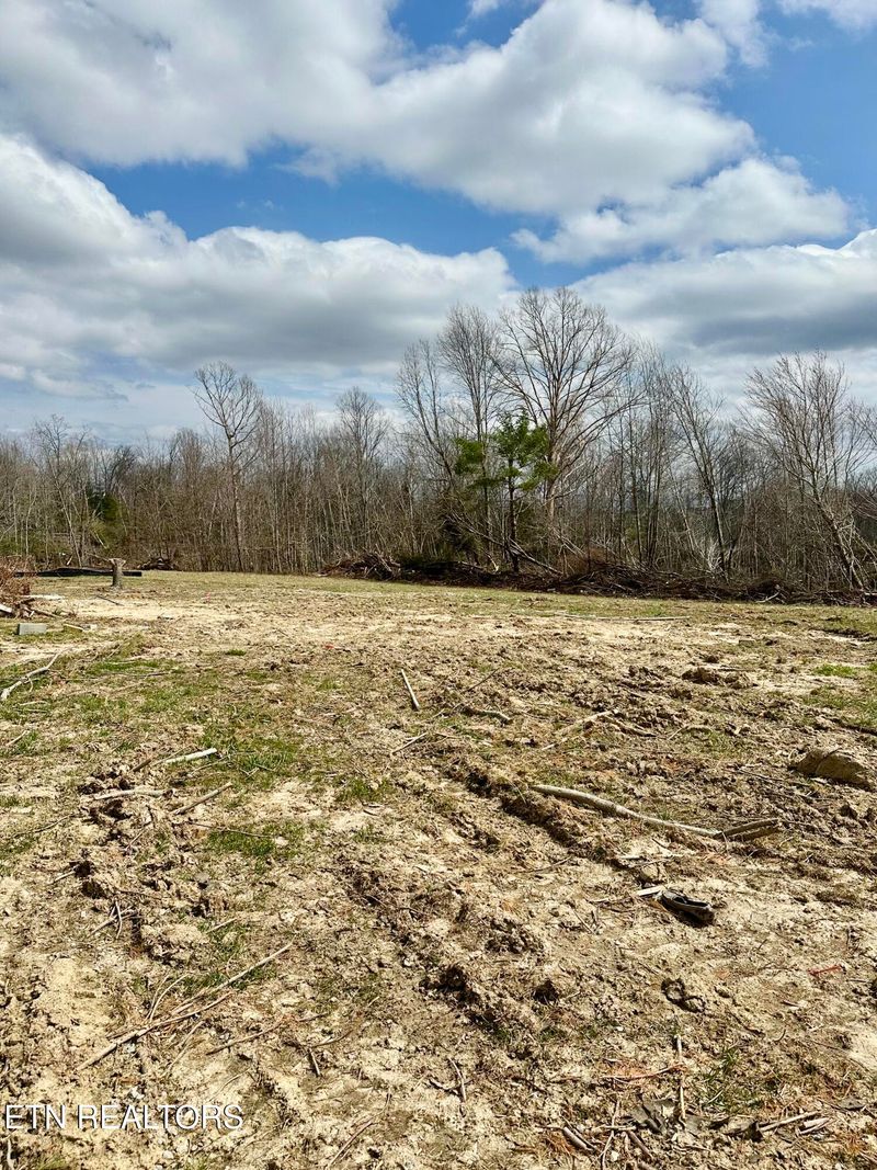 2747 Deer Lodge Hw, Deer Lodge, TN 37726