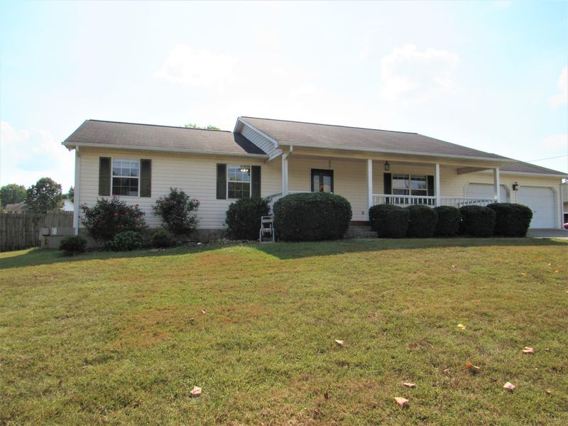 2747 Hayleywood Dr, Athens, TN 37303