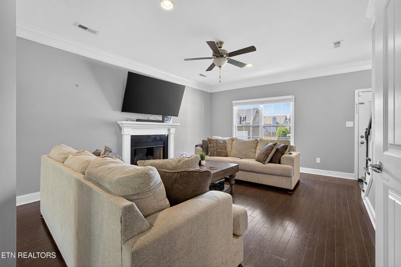 2748 Southwinds Cir, Sevierville, TN 37876