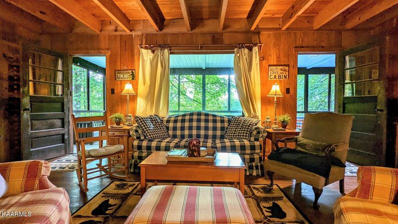 2749 East End Rd, Sevierville, TN 37876