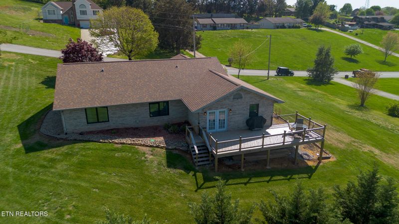 2749 Kentwood Dr, Kodak, TN 37764