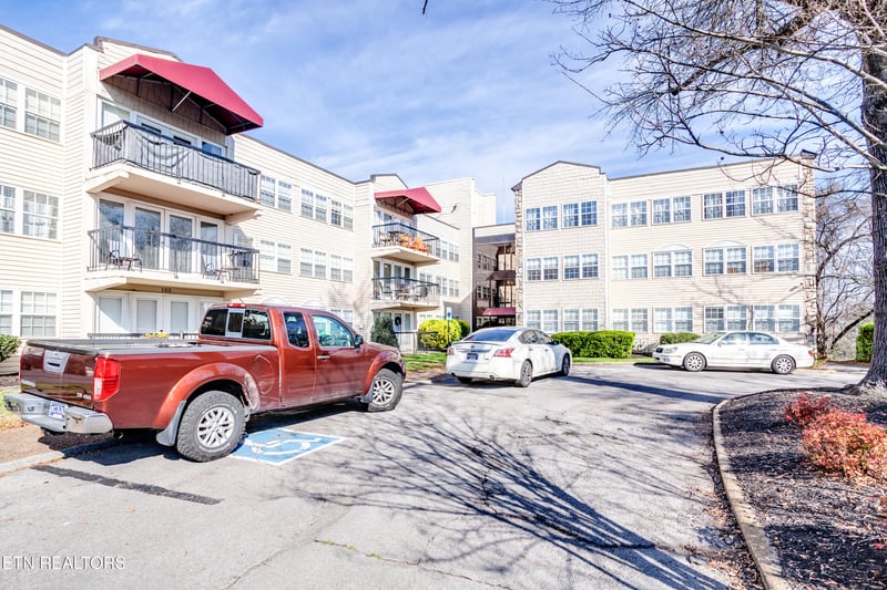 2749 Sullins St #B309, Knoxville, TN 37919