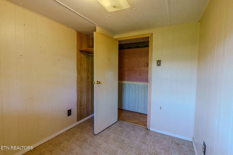 275 Camp Ridge Rd, Lafollette, TN 37766
