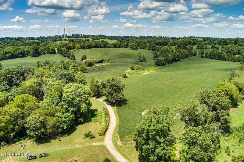 275 County Road 323, Sweetwater, TN 37874