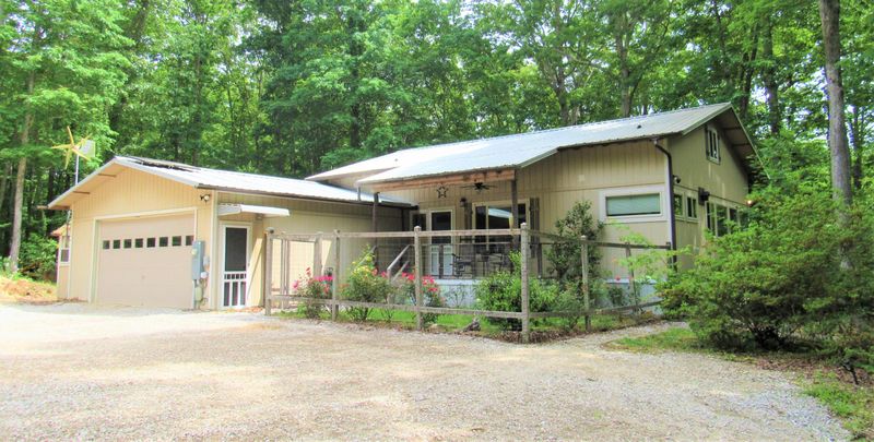 275 Emory View Rd, Lancing, TN 37770