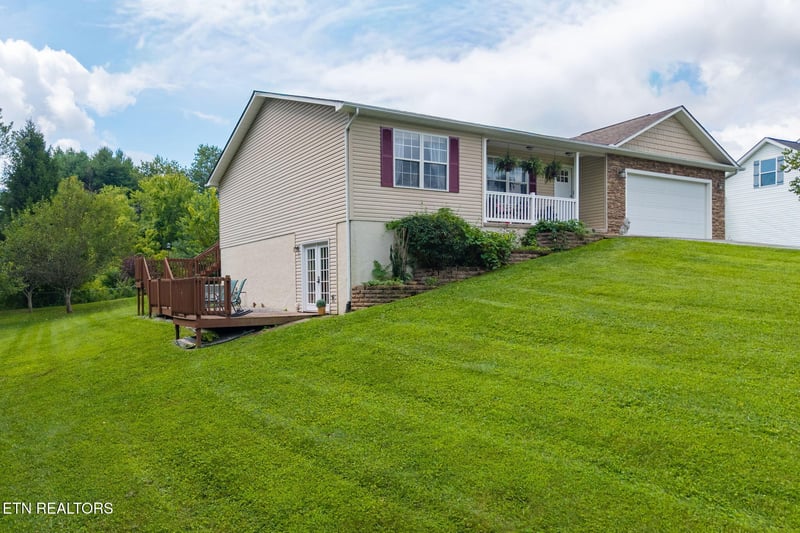 275 Kearney Dr, Crossville, TN 38555