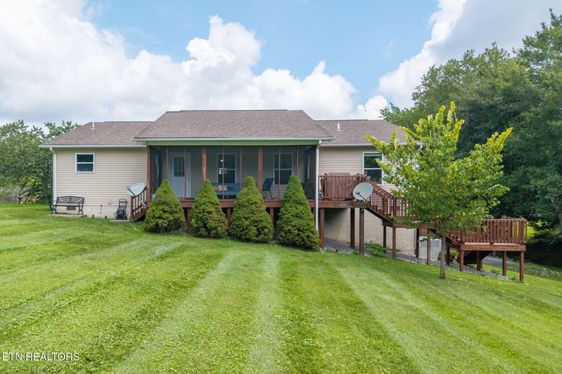 275 Kearney Dr, Crossville, TN 38555