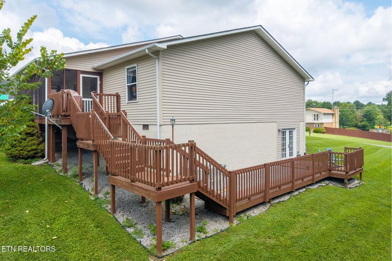 275 Kearney Dr, Crossville, TN 38555