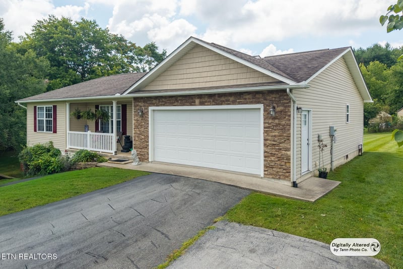 275 Kearney Dr, Crossville, TN 38555